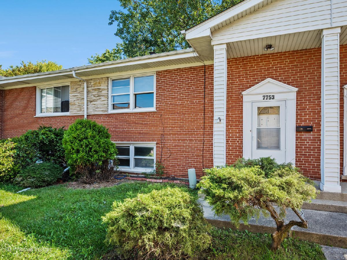 For Rent Niles Illinois, 7753 Nordica