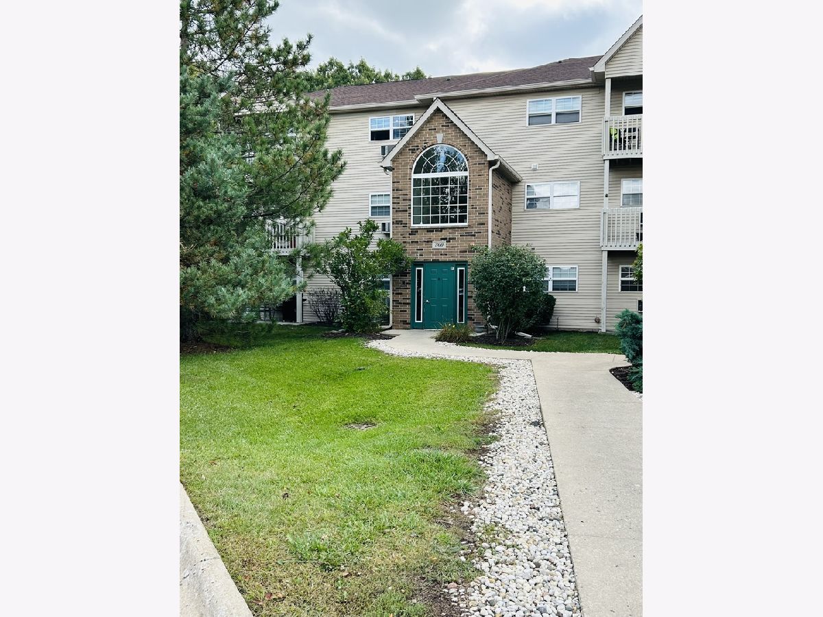 Rented Richmond Illinois, 300 Cunat