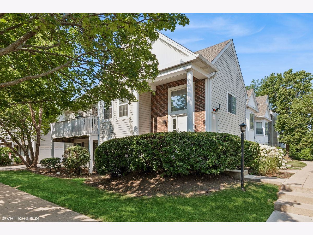 Townhomes & Condos For Sale Summerwind North Aurora Illinois, 201 Hidden Creek Lane