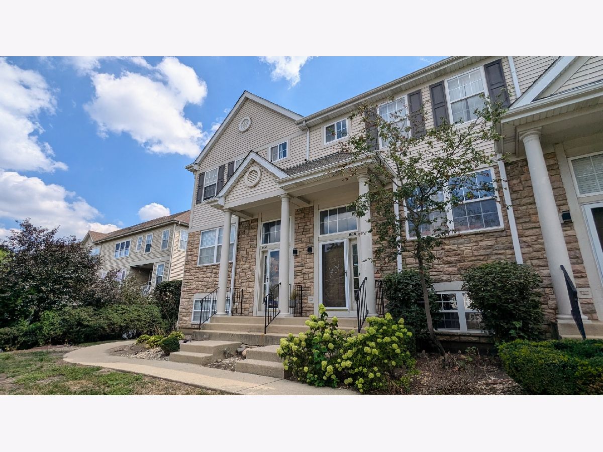 Townhomes & Homes For Rent Insignia Court Palatine Illinois, 852 Insignia