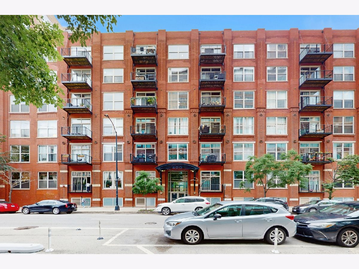 Rented Chicago Illinois, 420 Clinton