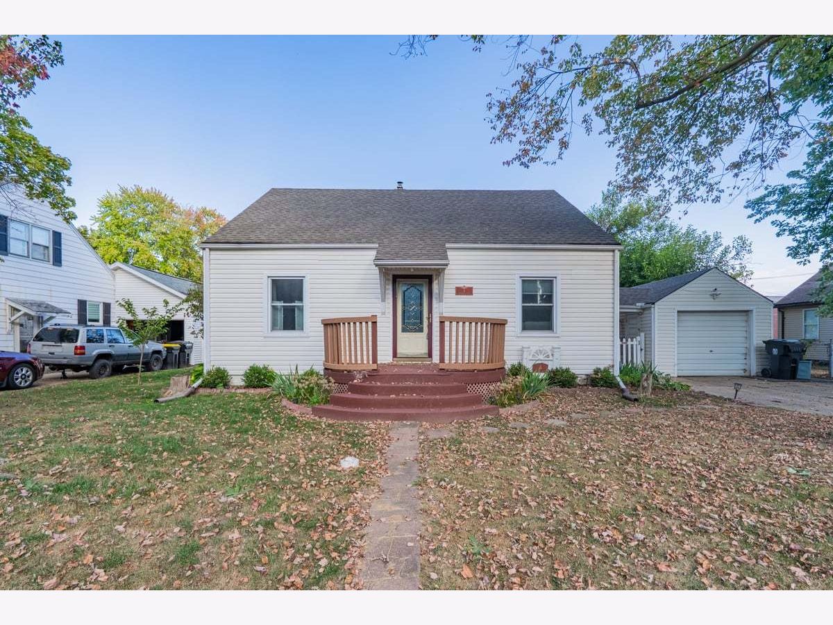  For Rent Normal Illinois, 4 University