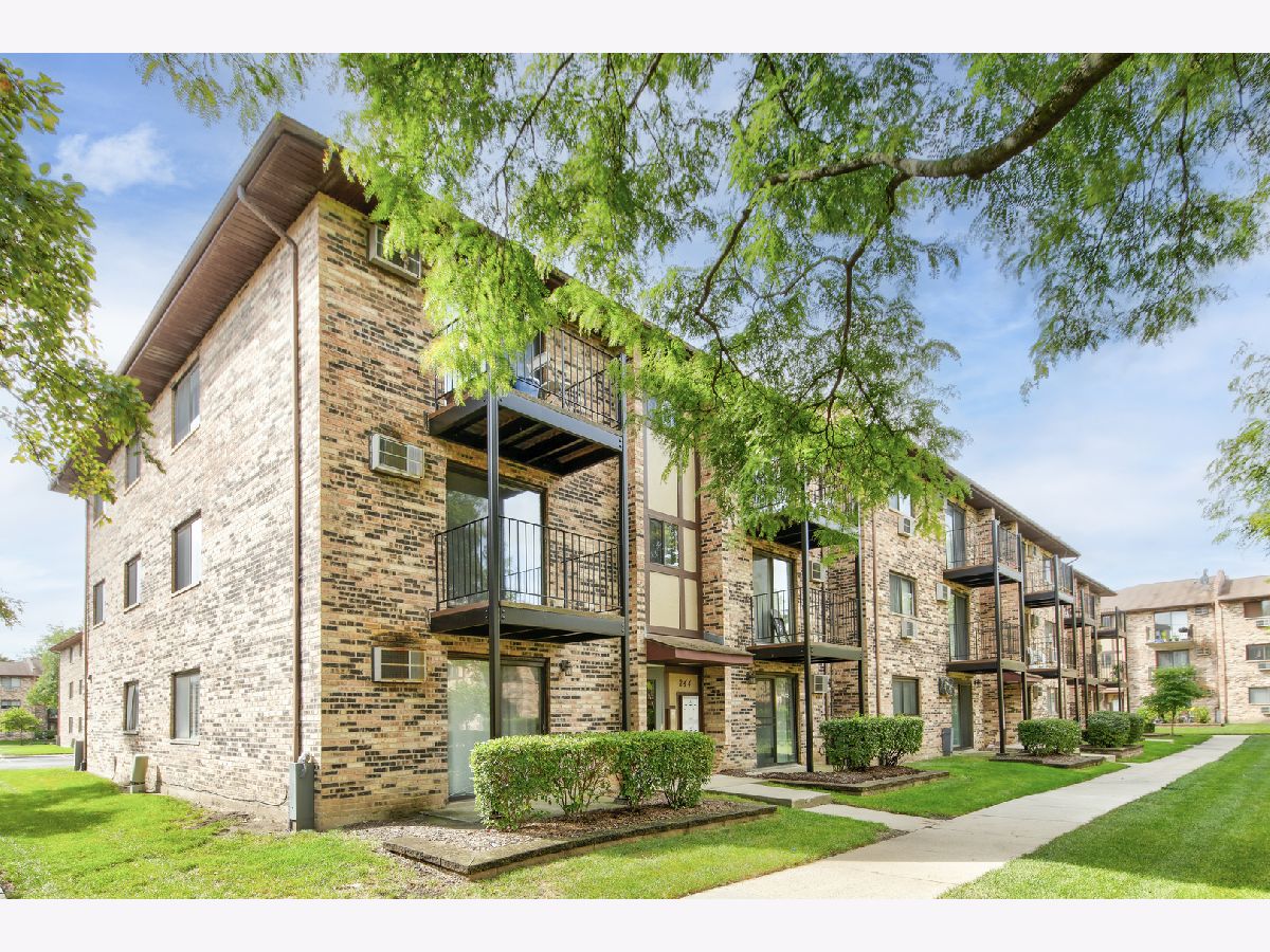 Condominiums For Sale Klein Creek Carol Stream Illinois, 244 Klein Creek Court