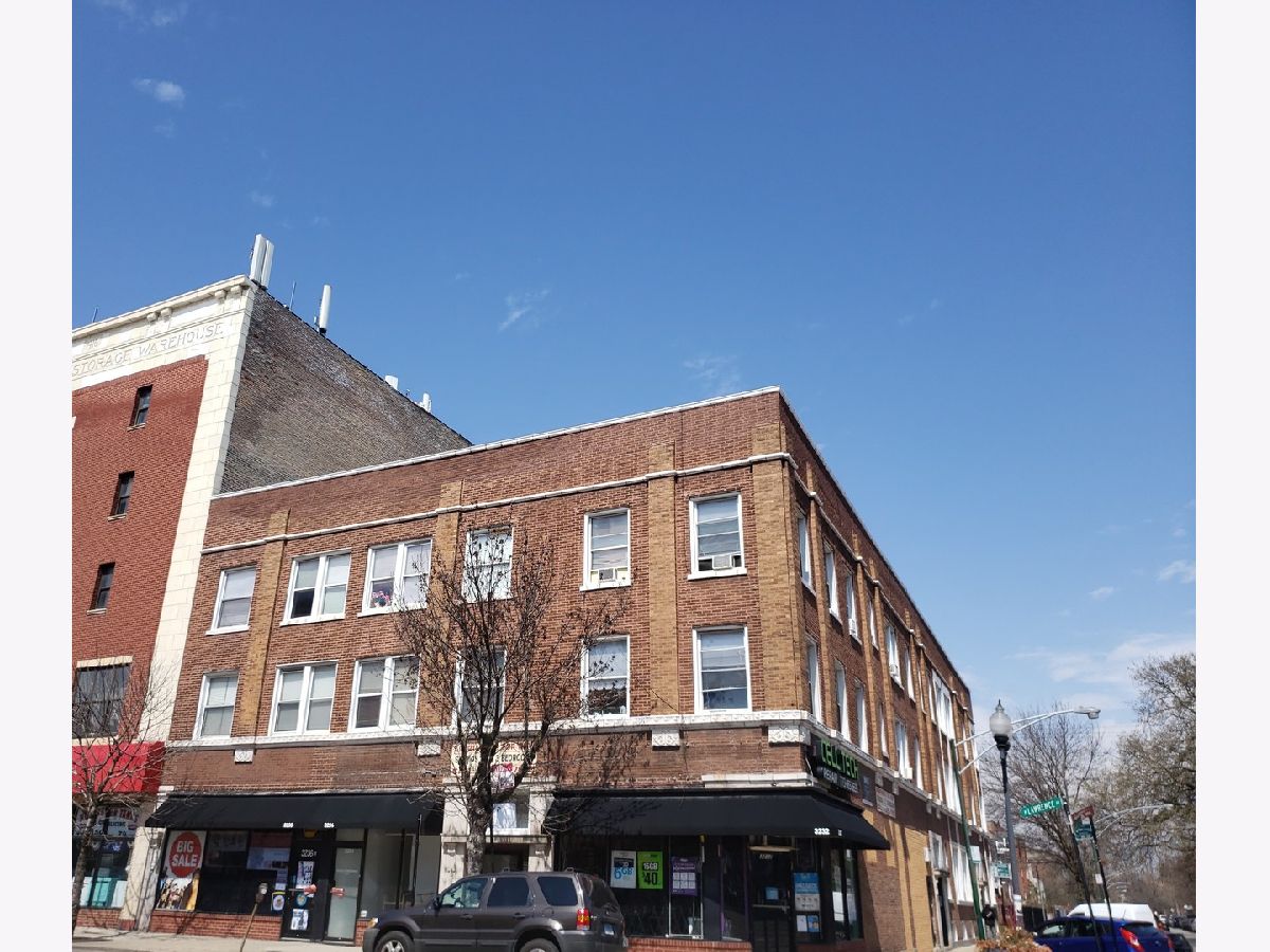 Rented Chicago Illinois, 3232 Lawrence