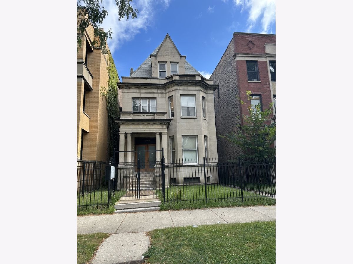 Rented Chicago Illinois, 4709 Michigan