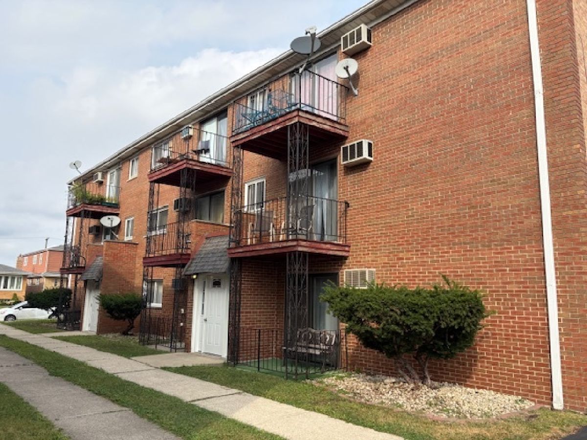 Rented Chicago Illinois, 6153 64th