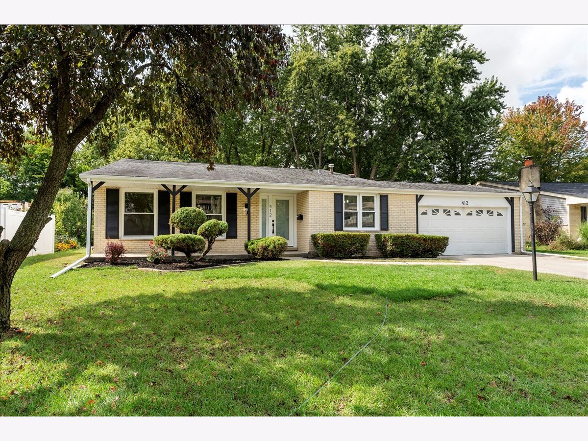  For Sale Schaumburg Illinois, 412 Redwood Lane
