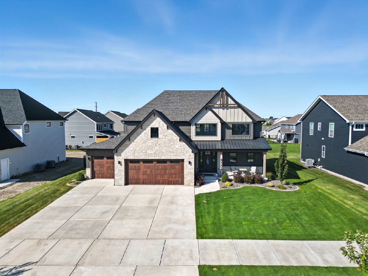  For Sale St John Indiana, 8334 105th Avenue