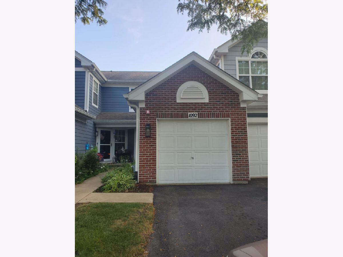 Townhomes & Condos For Sale Wildwood Glen Glendale Heights Illinois, 1092 Camden Court