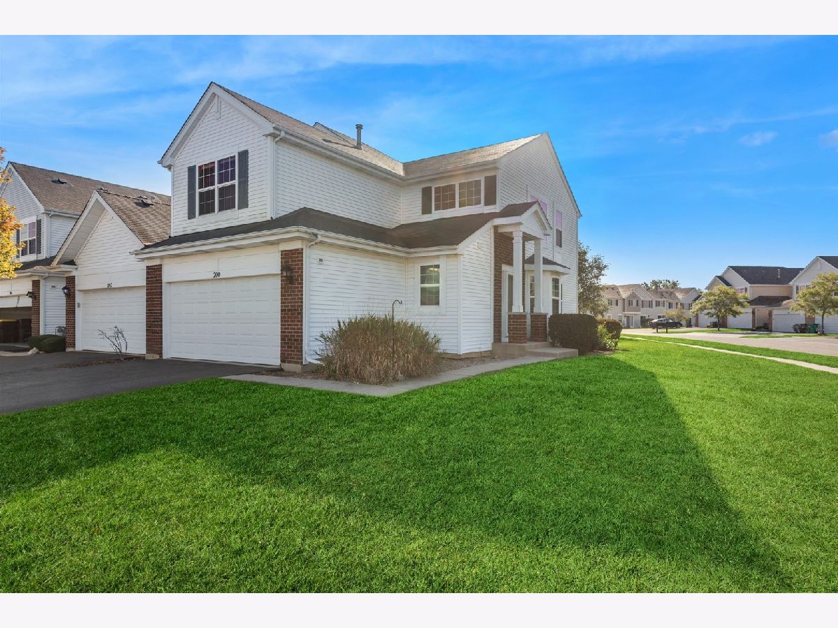 Homes & Townhomes & Condos For Sale Apple Creek Estates Woodstock Illinois, 200 Macintosh Avenue