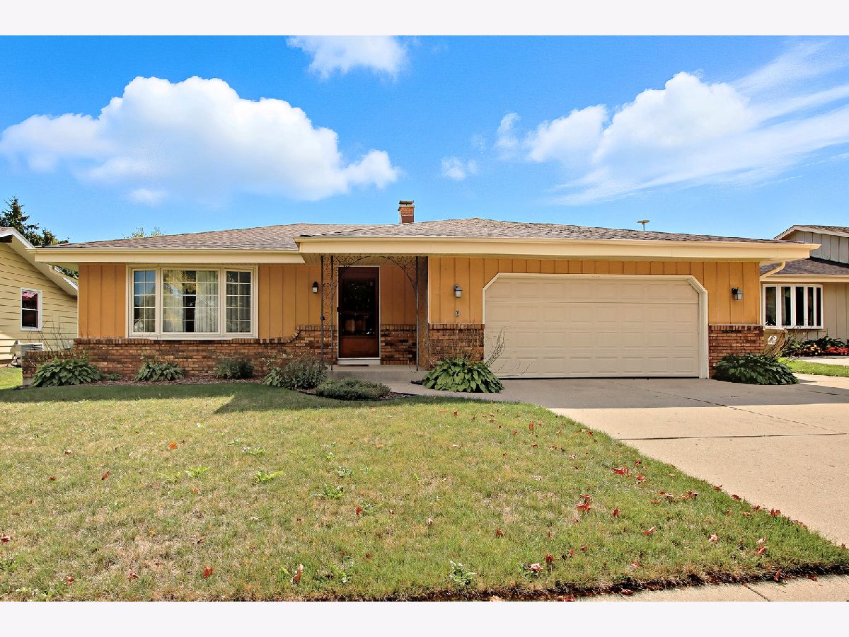  For Sale Kenosha Wisconsin, 6017 68th Street