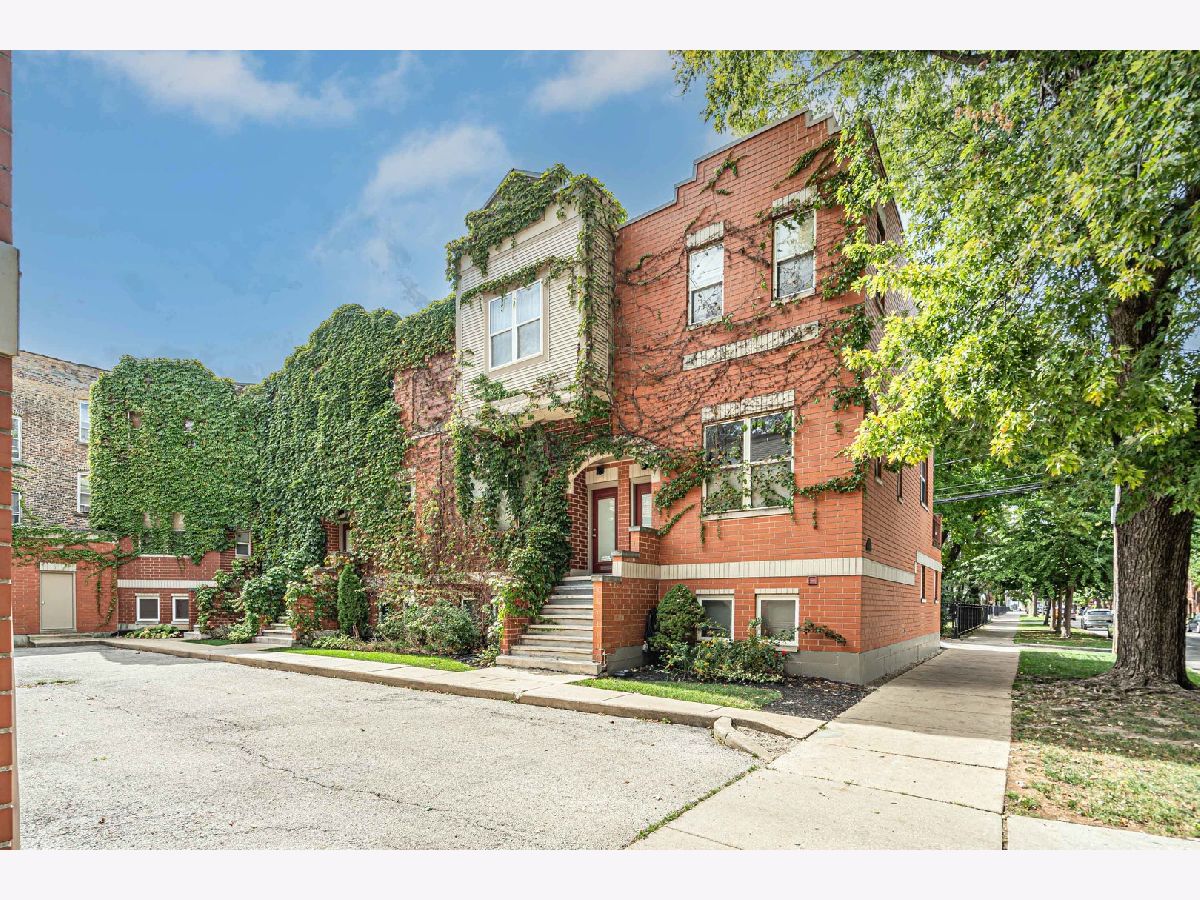  For Sale Chicago Illinois, 3811 School Street