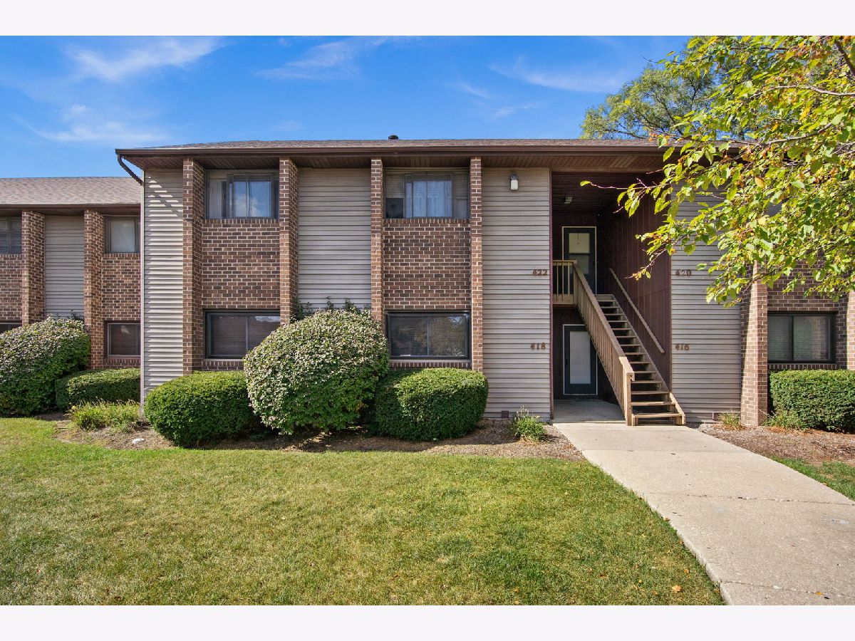  Rented Elgin Illinois, 418 Heine