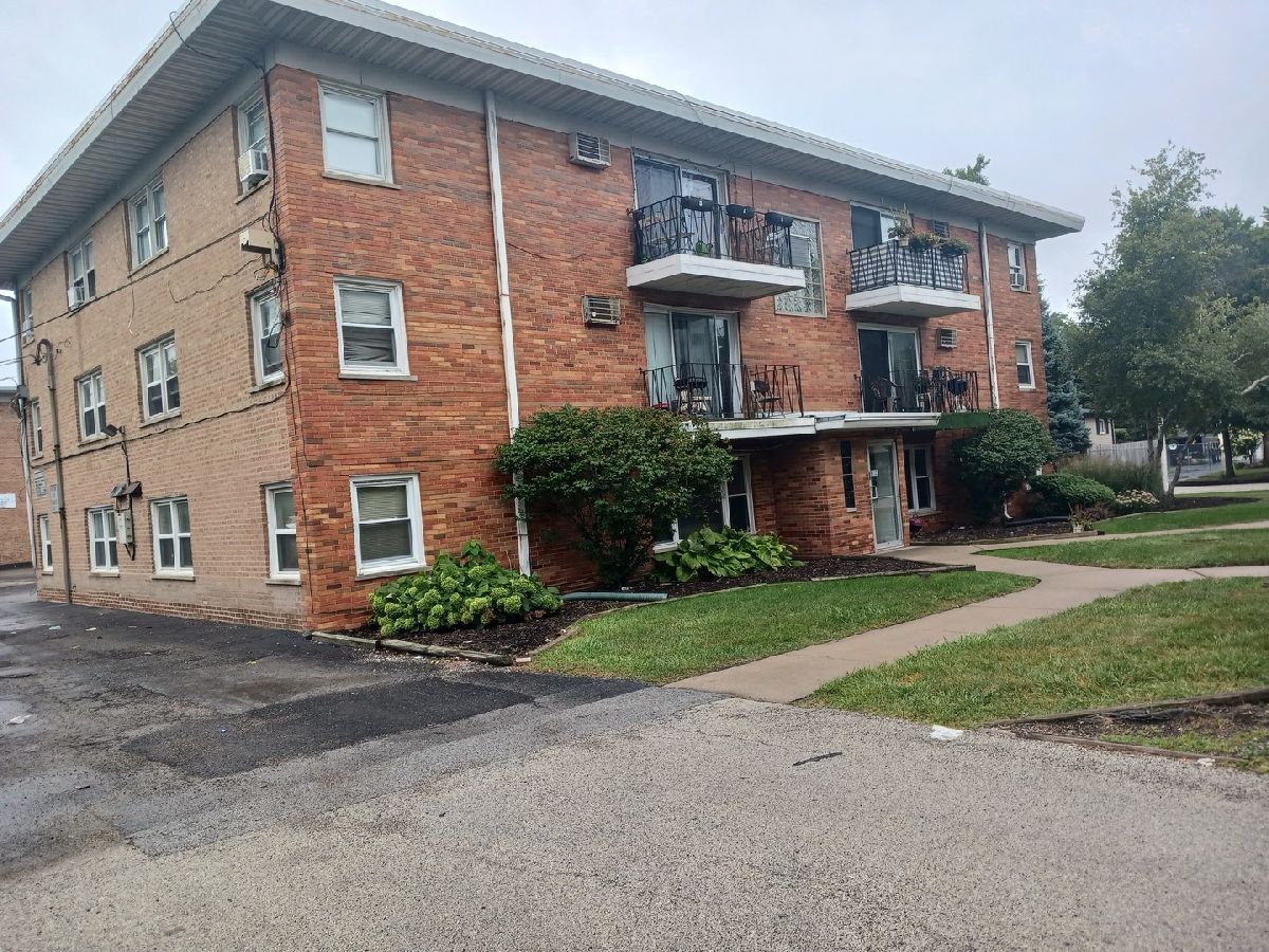  For Sale Worth Illinois, 10811 Lloyd Drive