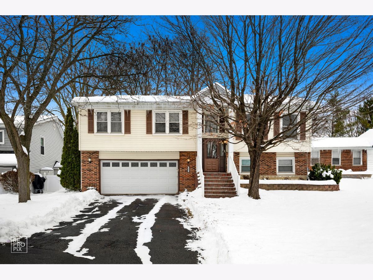 Homes For Sale Chestnut Ridge Hoffman Estates Illinois, 1033 Warwick Circle