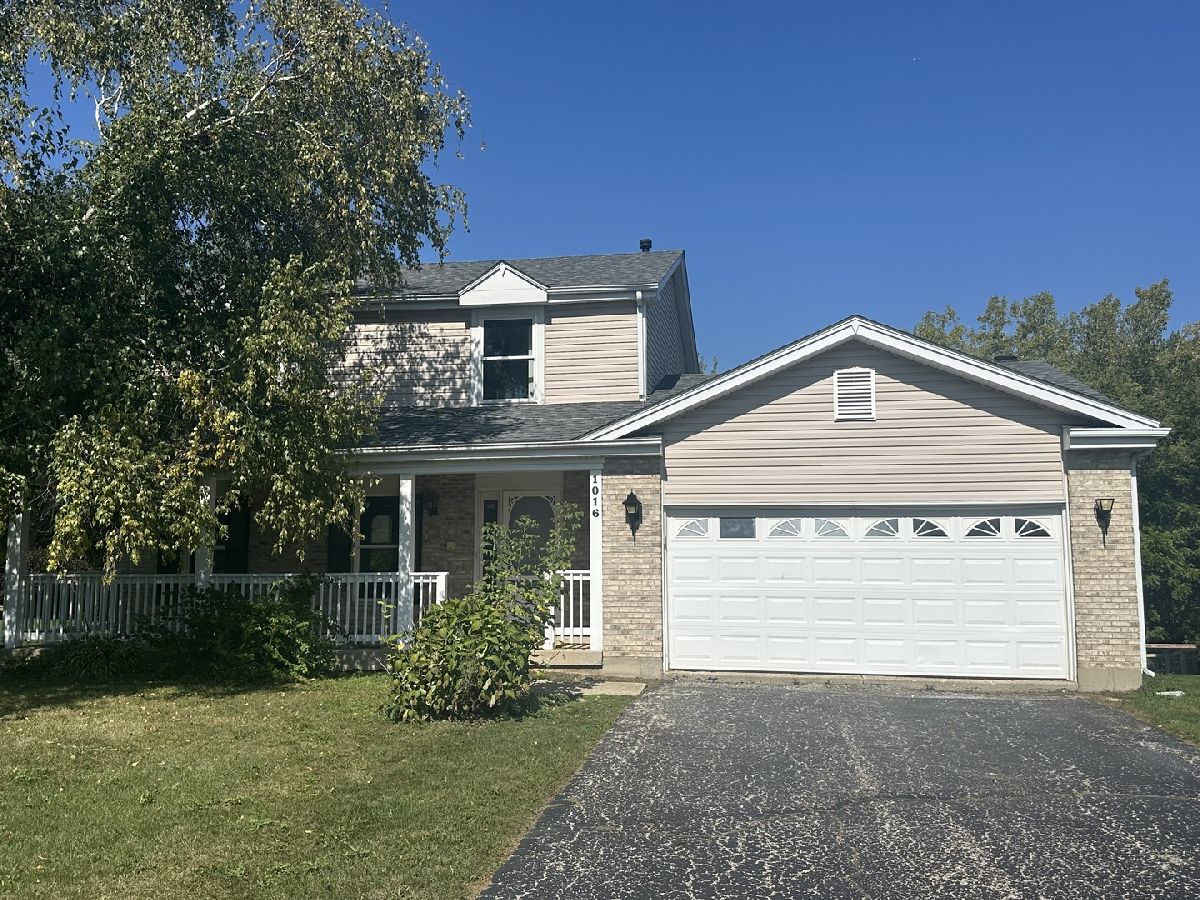 Homes For Sale Fox Trails Cary Illinois, 1016 Fox Trails Drive