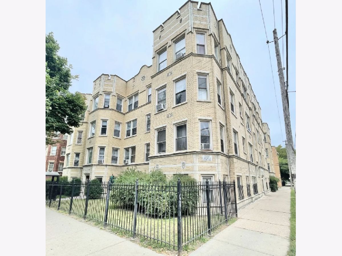 Rented Chicago Illinois, 6304 Leavitt