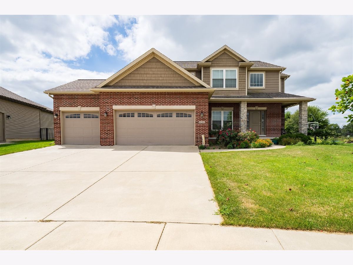 Homes & Condos & Townhomes For Sale Grove On Kickapoo Creek Bloomington Illinois, 1525 Stoneroller Circle