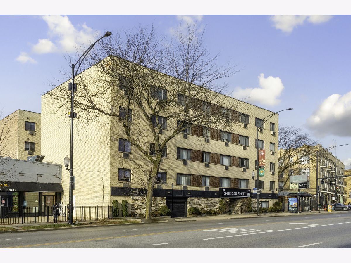 Rented Chicago Illinois, 6758 Sheridan