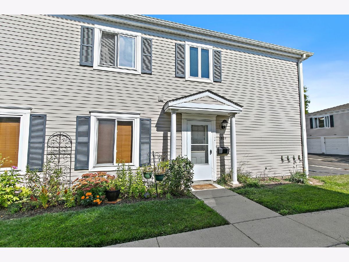 Townhomes & Condos For Sale Quincy Park Prospect Heights Illinois, 1037 Cove Drive