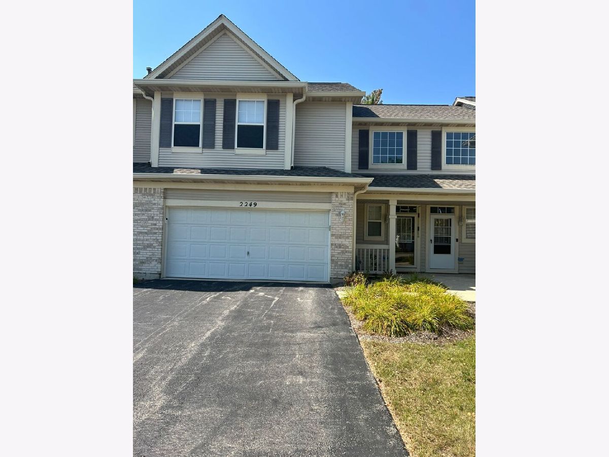 Townhomes For Rent Summit Fields Aurora Illinois, 2249 Sunrise