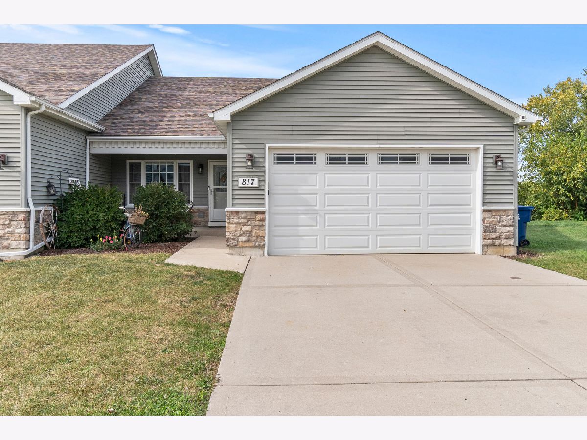 For Sale Minooka Illinois, 817 Casey Drive