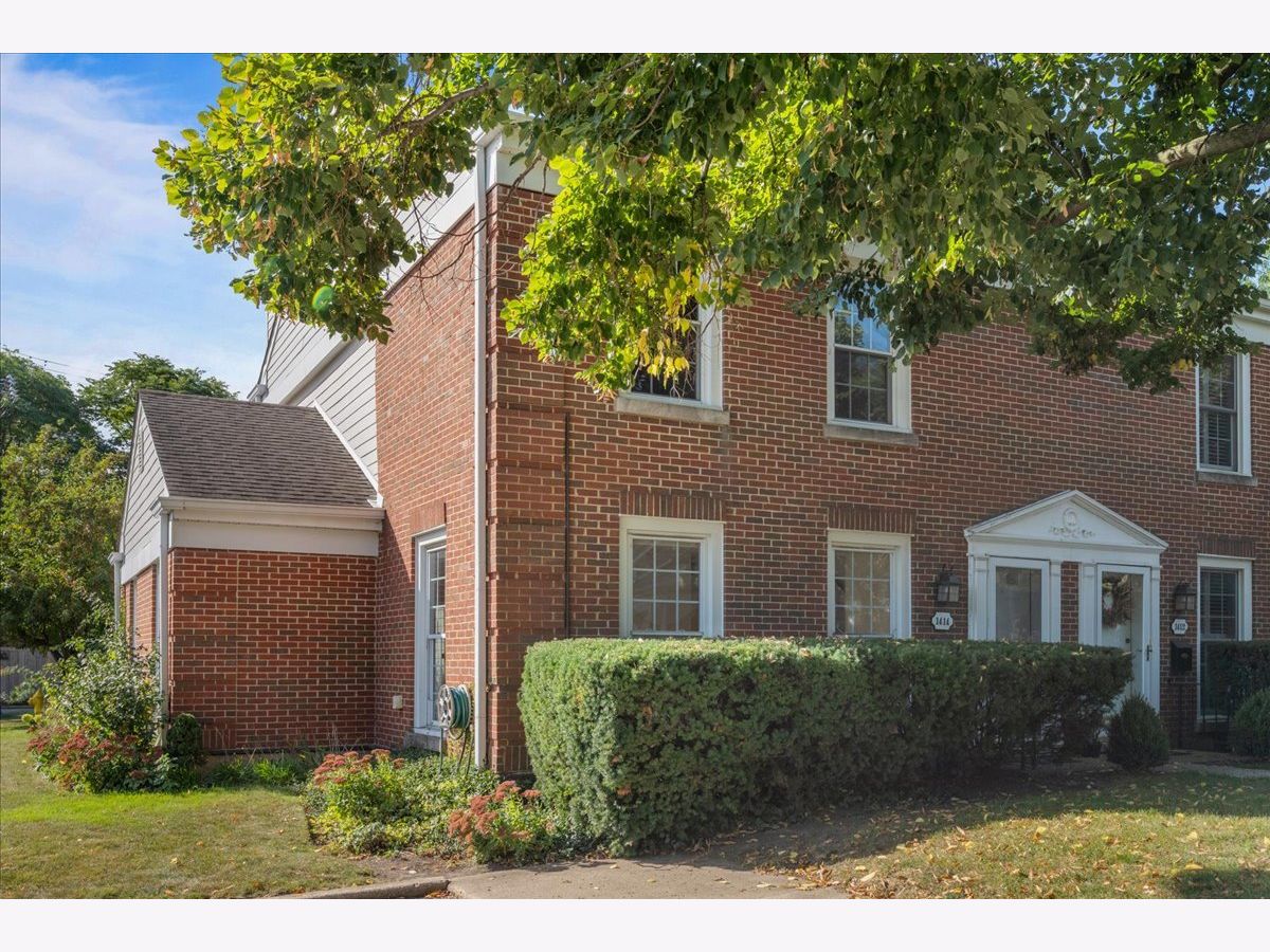 For Sale Glenview Illinois, 1414 Pebblecreek Drive