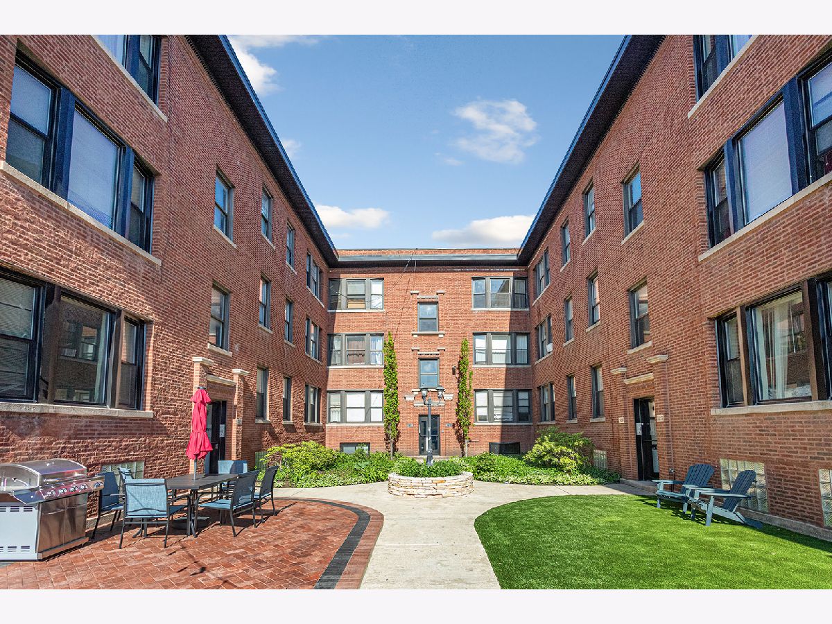  Rented Chicago Illinois, 7427 Clark