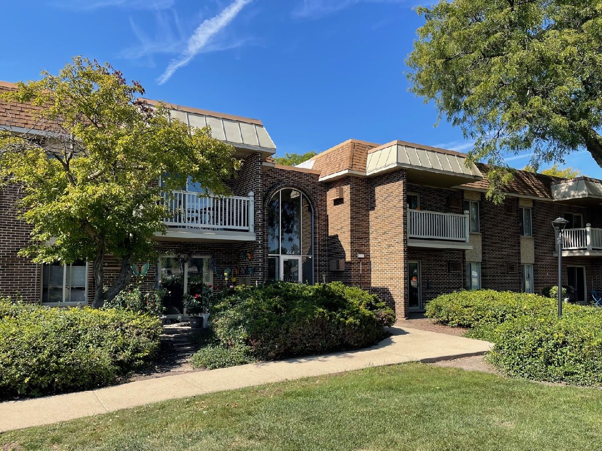 Condominiums & Homes Rented Lake Louise Palatine Illinois, 444 Wilke