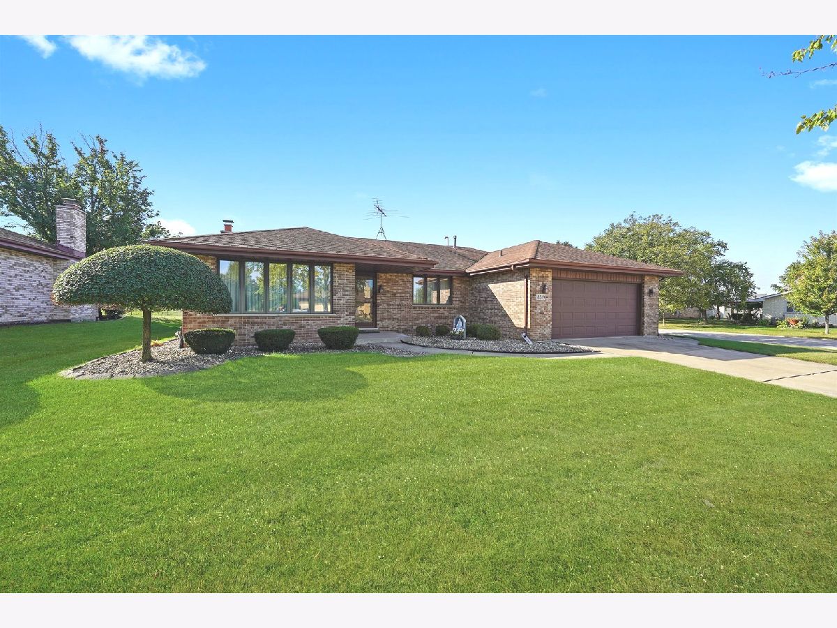 Townhomes & Condos & Homes For Sale Eagle Ridge Tinley Park Illinois, 8319 161st Place