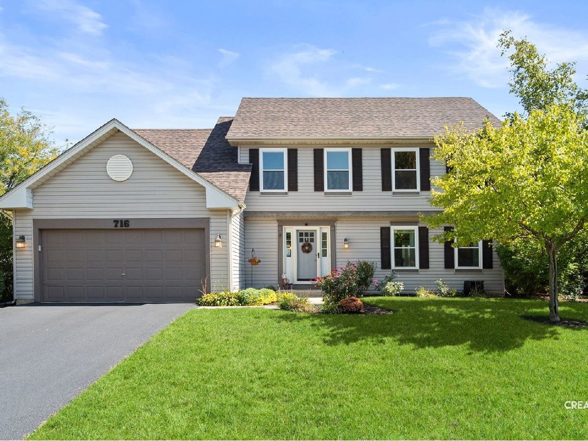 Homes & Condos & Townhomes For Sale Lakeview Estates Oswego Illinois, 716 Pinehurst Lane