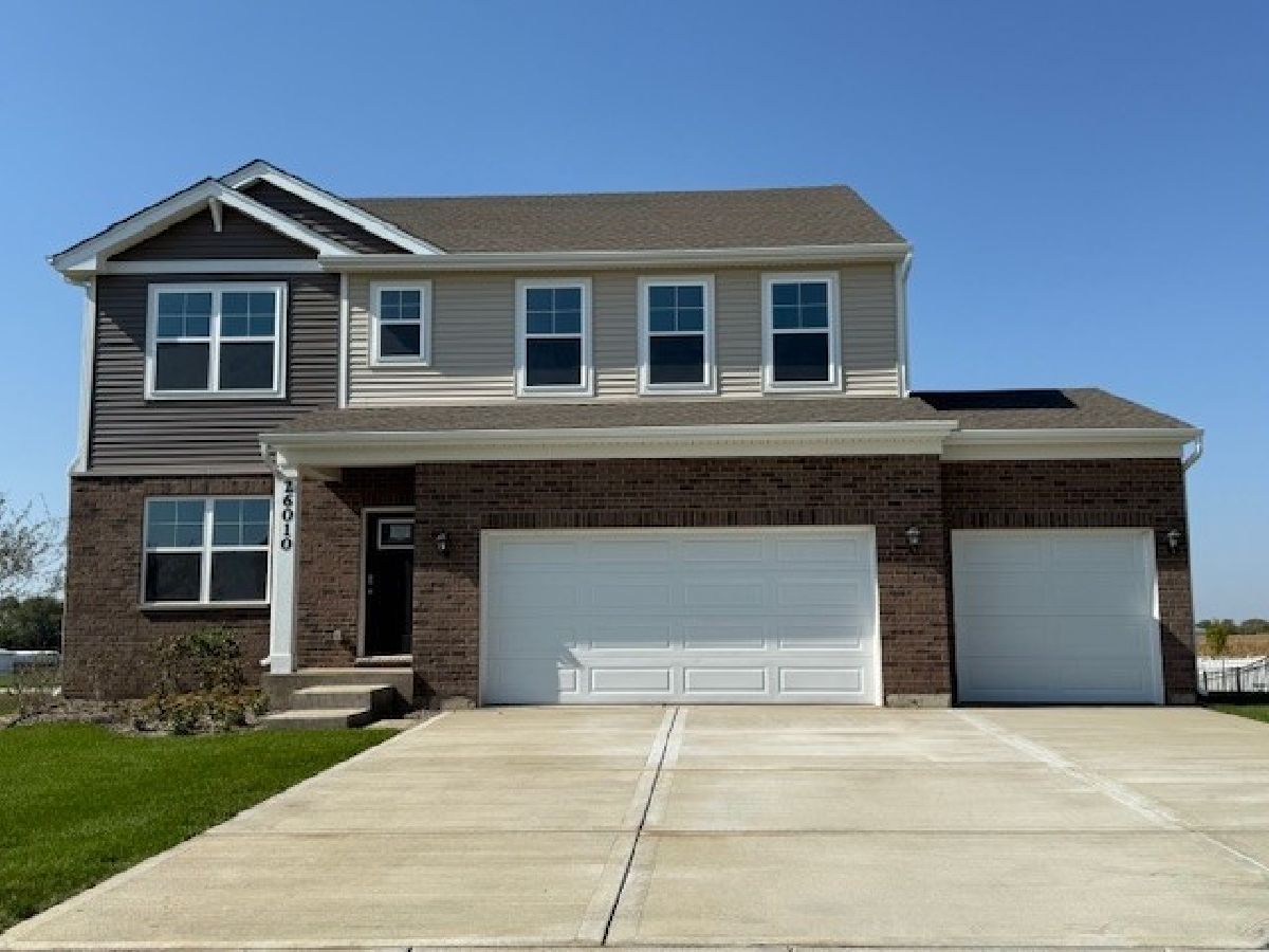 Homes For Sale Ivanhoe Manhattan Illinois, 26010 Rowena Drive