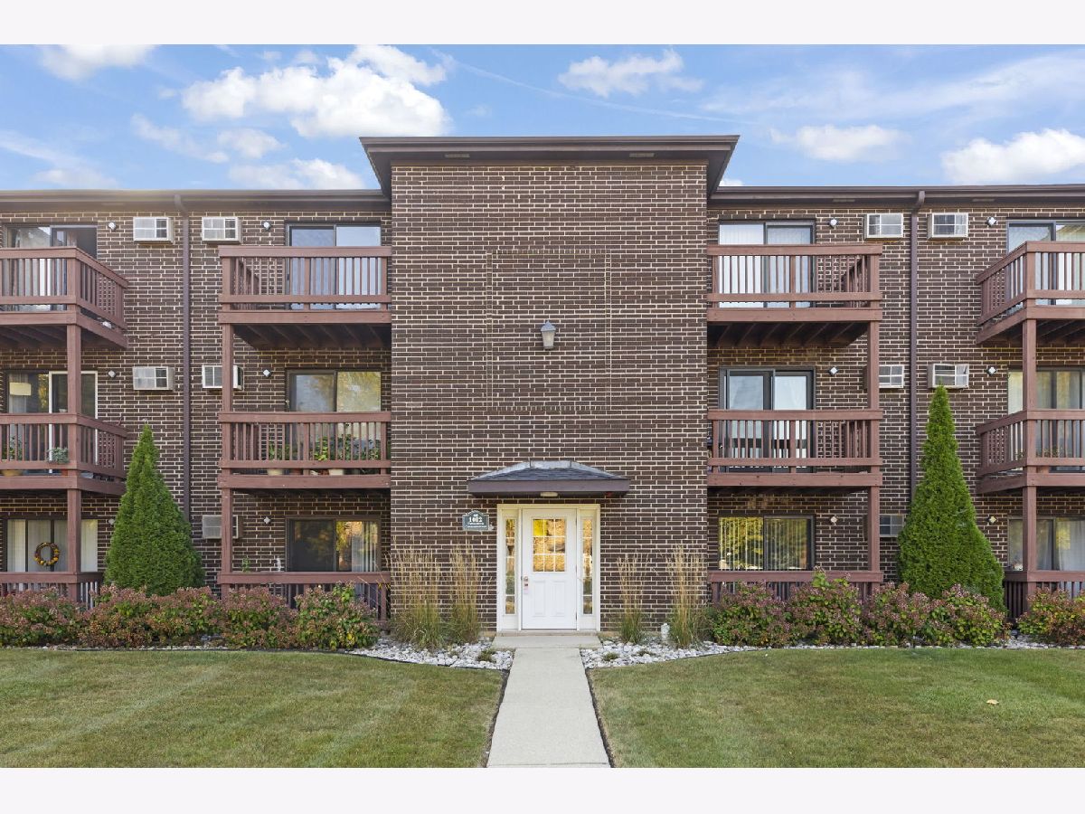  For Sale Glendale Heights Illinois, 1002 Spruce Street