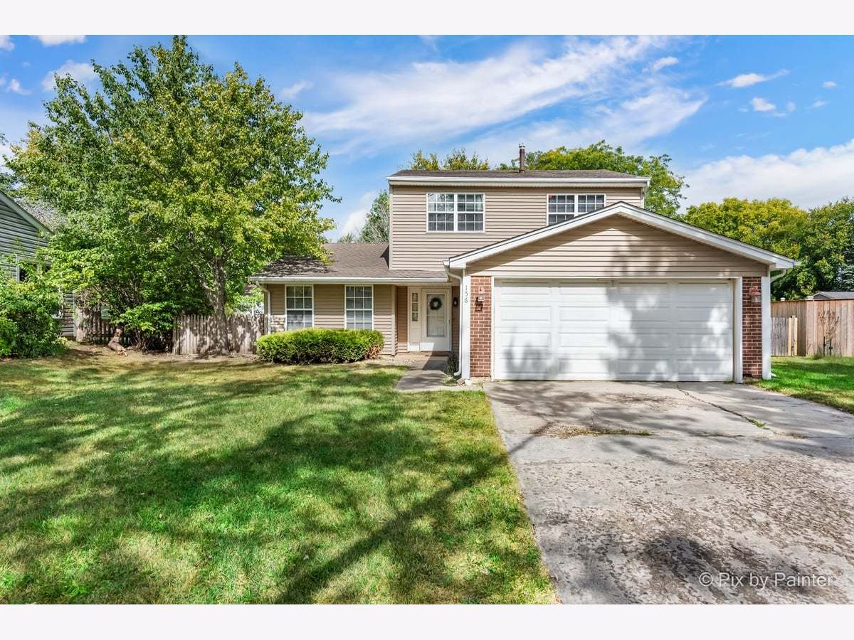 Homes & Townhomes & Condos For Sale Indian Oaks Bolingbrook Illinois, 156 Glen Lake Drive