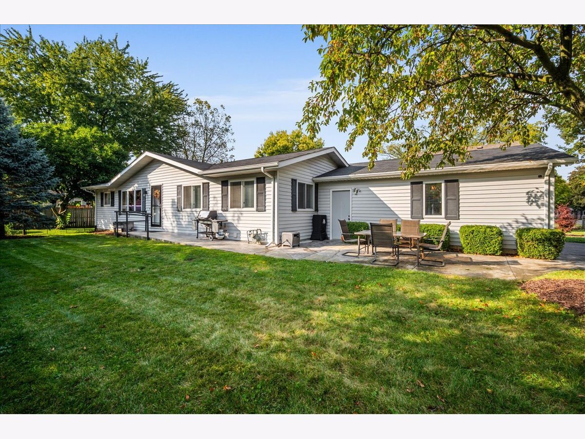  For Sale Genoa Illinois, 317 Monroe Street