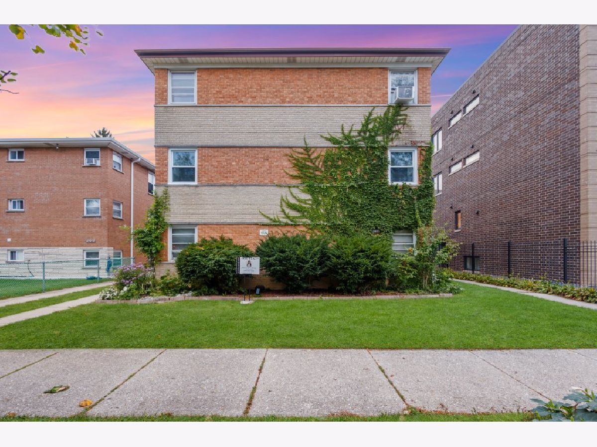 Homes & Condos & Townhomes For Rent Old Irving Chicago Illinois, 4236 Kedvale