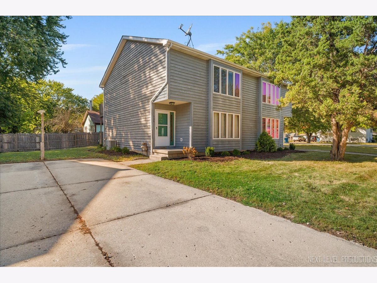  For Sale Elgin Illinois, 306-08 Belmont Avenue