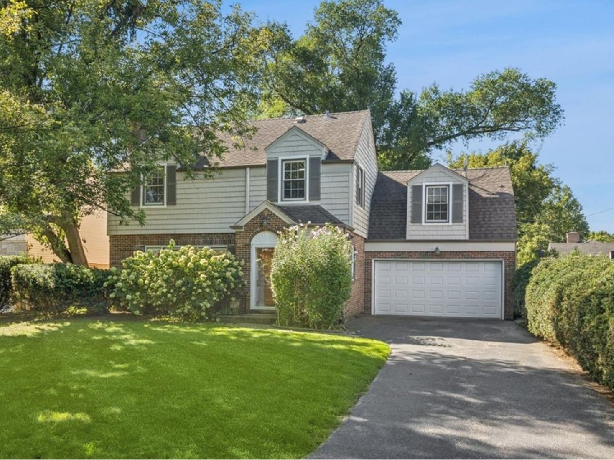  For Sale Wilmette Illinois, 839 Chilton Lane