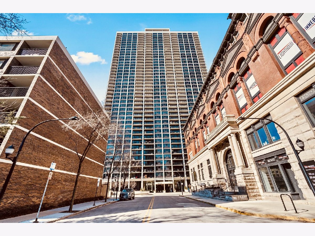  Rented Chicago Illinois, 1560 Sandburg