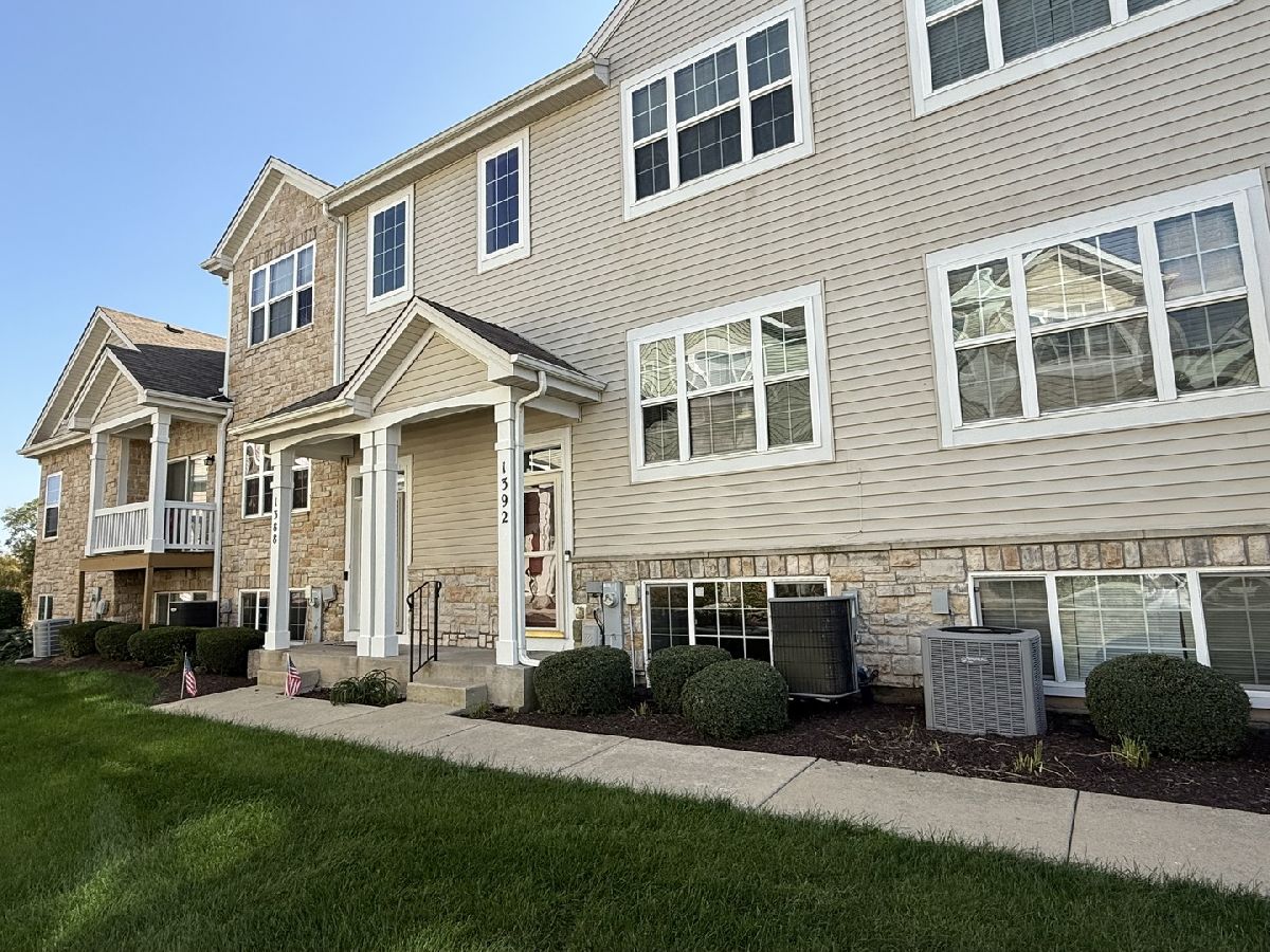 Townhomes & Homes For Rent Fox Hill Yorkville Illinois, 1392 Carolyn