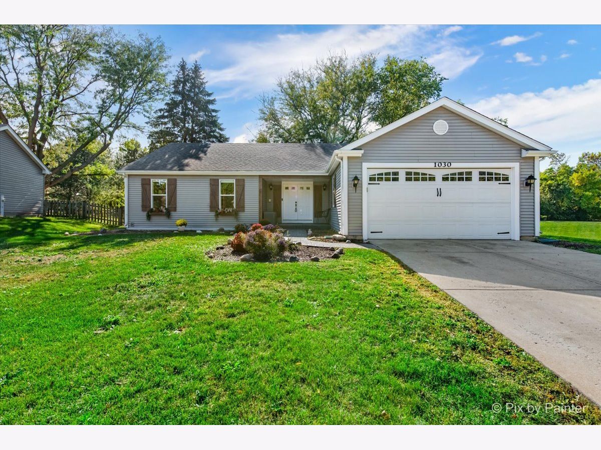  For Sale Cary Illinois, 1030 Woodbridge Drive