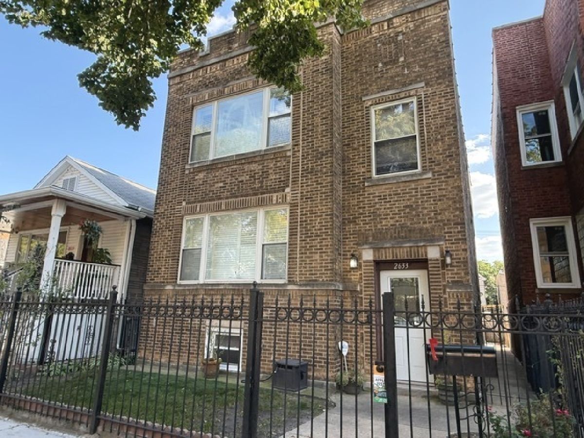  Rented Chicago Illinois, 2633 Winona