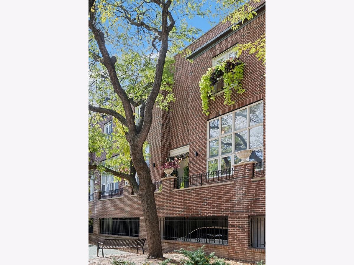 Condos & Townhomes Sold Wrightwood Park Place Chicago Illinois, 747 Wrightwood