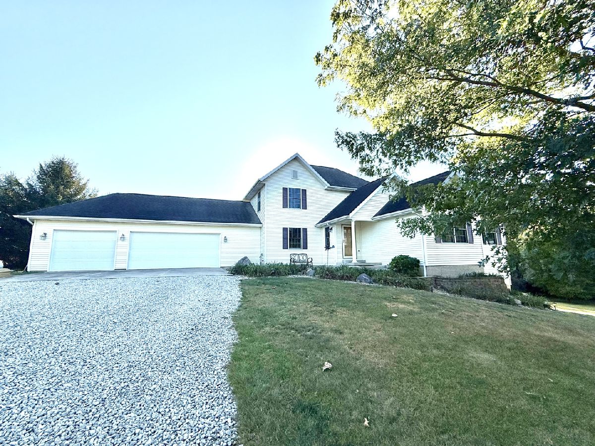  For Sale Danvers Illinois, 16555 Mclean Road