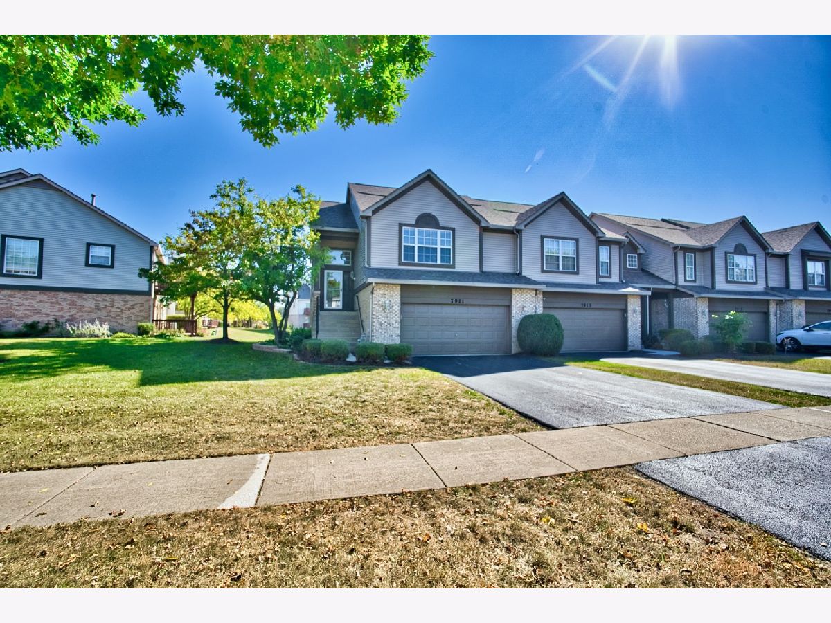 Townhomes & Condos For Sale Woodmere Darien Illinois, 7911 Hedgewood Drive