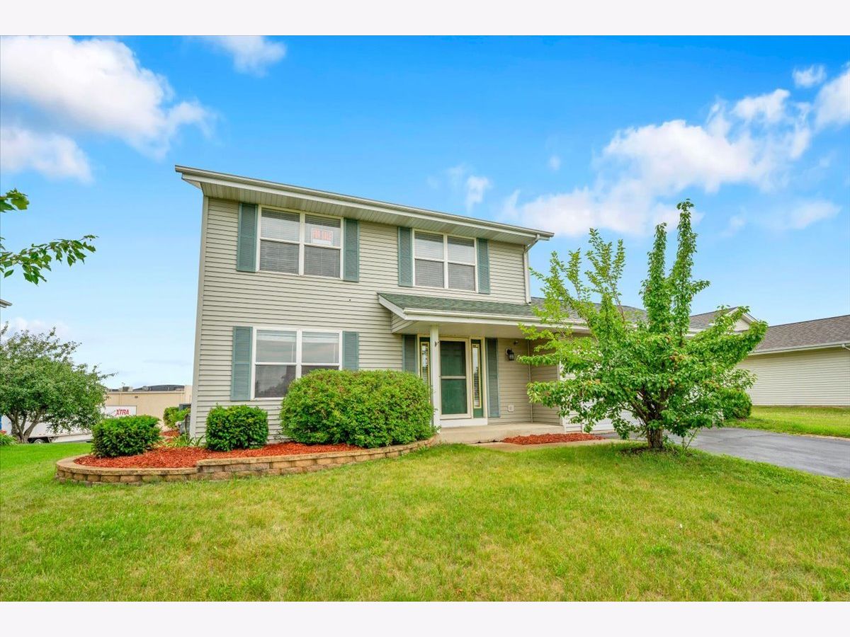  Rented Rockford Illinois, 6621 Samantha
