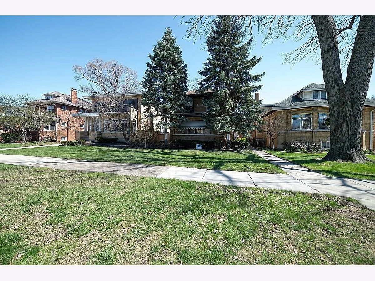 Homes & Condos & Townhomes For Sale Beverly Hills Chicago Illinois, 10247 Bell Avenue