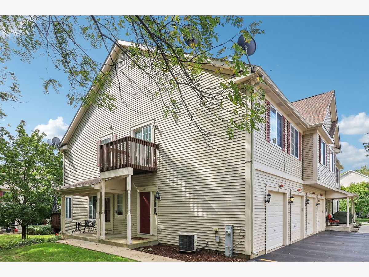Townhomes & Condos For Sale Fox Ridge Fox Lake Illinois, 649 Windsor Drive