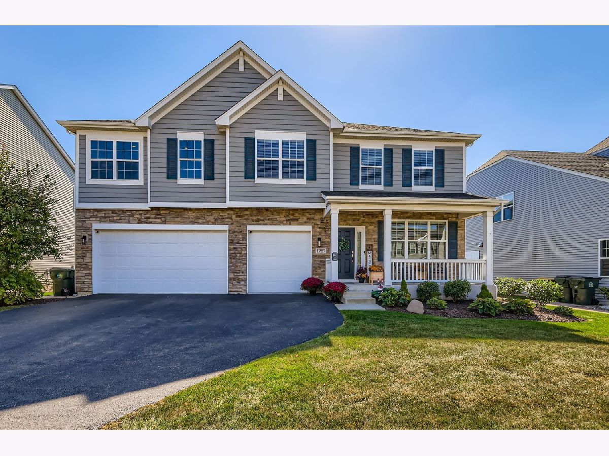  For Sale South Elgin Illinois, 1987 Sagebrook Drive