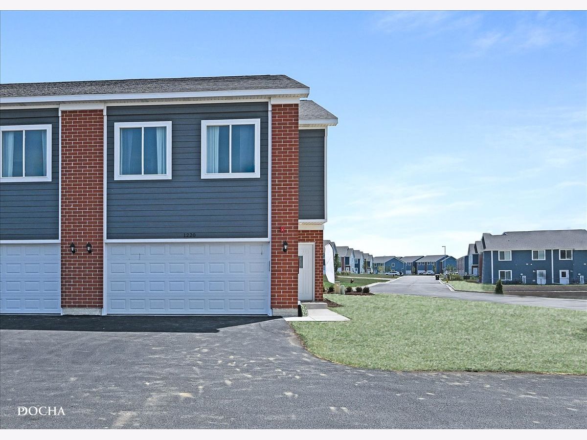 Condos & Townhomes Sold Townes Of Kendall Market Place Yorkville Illinois, 1206 Gillespie